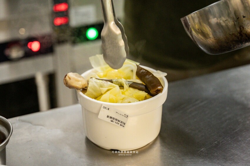 台中最狂AI廚房,全台唯一蒸蛋青花椒滷肉飯,還有甘蔗滷汁腿庫Q彈飄香!