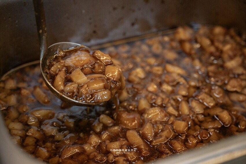 台中最狂AI廚房,全台唯一蒸蛋青花椒滷肉飯,還有甘蔗滷汁腿庫Q彈飄香!