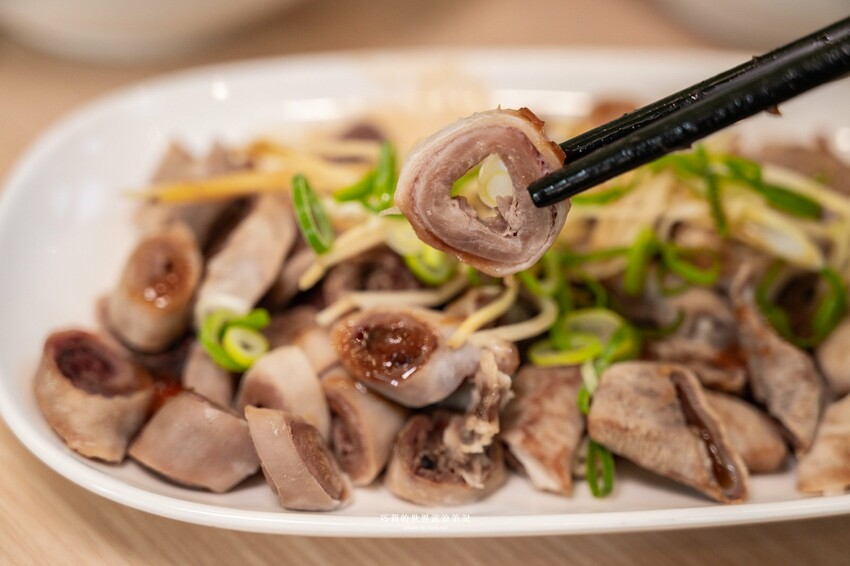 台中最狂AI廚房,全台唯一蒸蛋青花椒滷肉飯,還有甘蔗滷汁腿庫Q彈飄香!