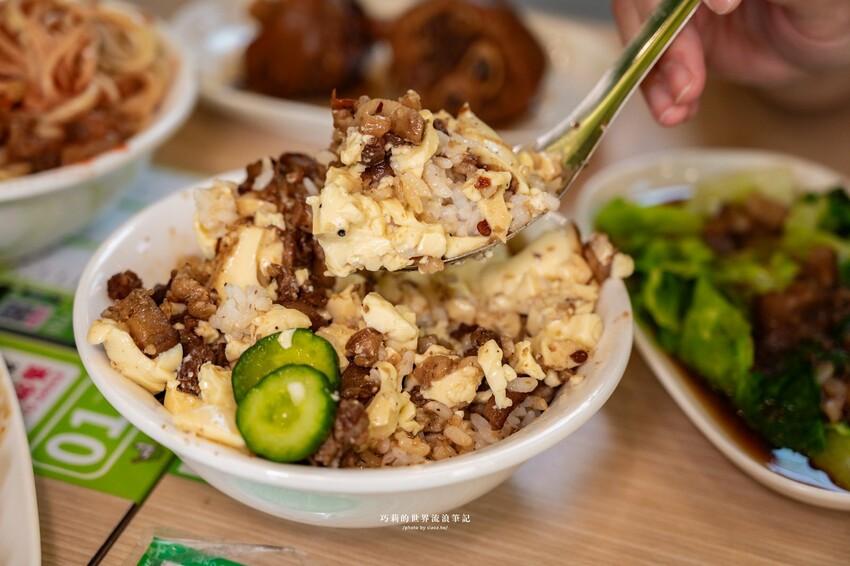 台中最狂AI廚房,全台唯一蒸蛋青花椒滷肉飯,還有甘蔗滷汁腿庫Q彈飄香!