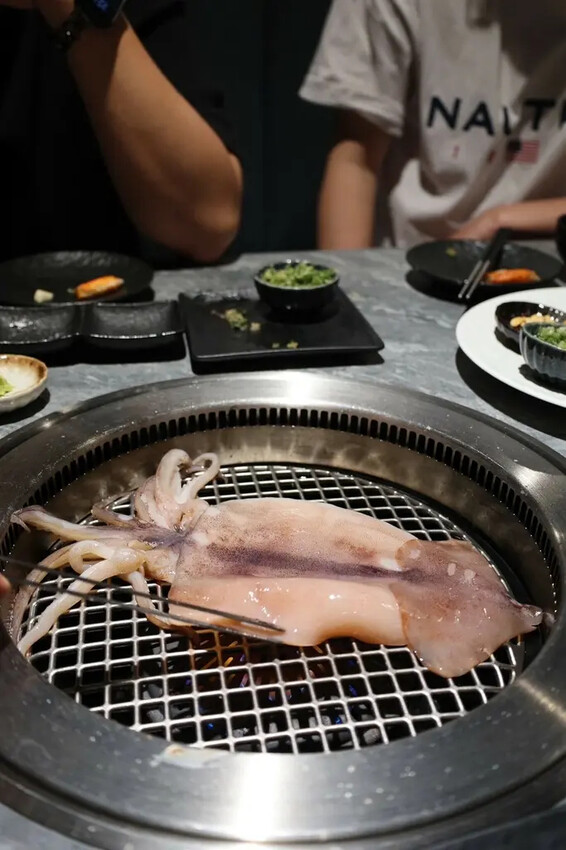 台南燒肉推薦｜來秋敘苑體驗專人代烤＋和牛可頌｜來場升級版的放