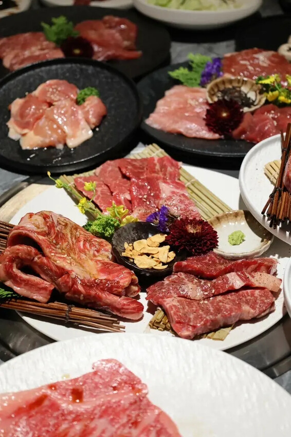 台南燒肉推薦｜來秋敘苑體驗專人代烤＋和牛可頌｜來場升級版的放