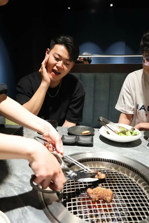 台南燒肉推薦｜來秋敘苑體驗專人代烤＋和牛可頌｜來場升級版的放