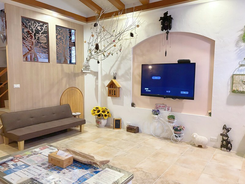 宜蘭歐風親子民宿，斑鳩小鎮親子民宿，房間就有溜滑梯、小帳篷和玩具，孩子玩瘋了！