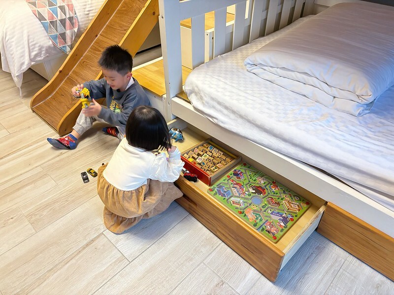 宜蘭歐風親子民宿，斑鳩小鎮親子民宿，房間就有溜滑梯、小帳篷和玩具，孩子玩瘋了！
