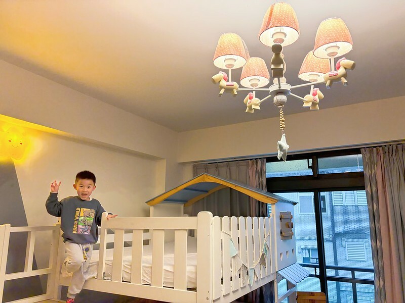 宜蘭歐風親子民宿，斑鳩小鎮親子民宿，房間就有溜滑梯、小帳篷和玩具，孩子玩瘋了！