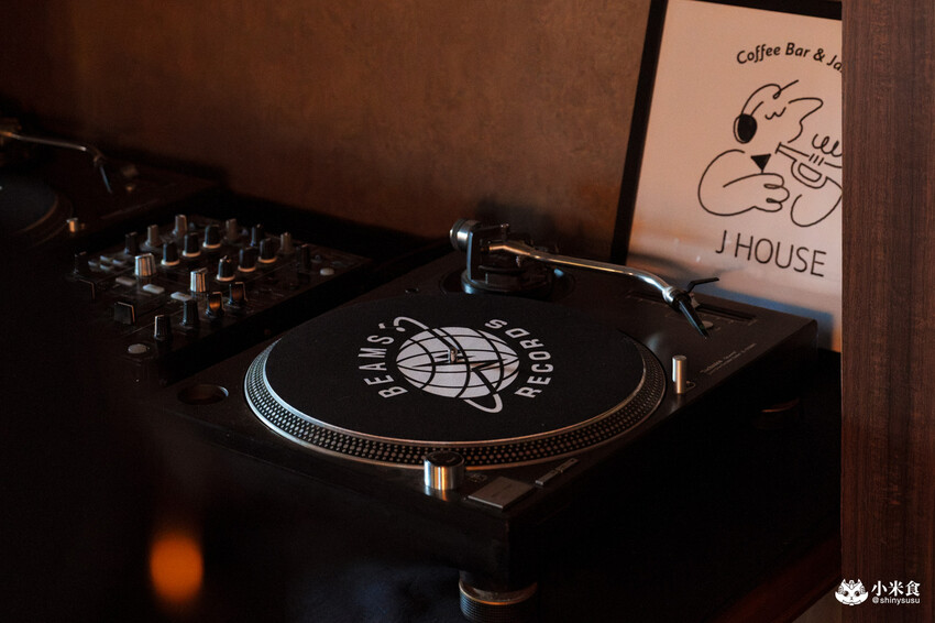 台南市中西區宅 J House Coffee Bar & Jazz｜即興演奏的爵士音樂酒吧，2025台南酒吧推薦