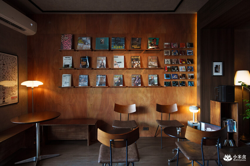 台南市中西區宅 J House Coffee Bar & Jazz｜即興演奏的爵士音樂酒吧，2025台南酒吧推薦