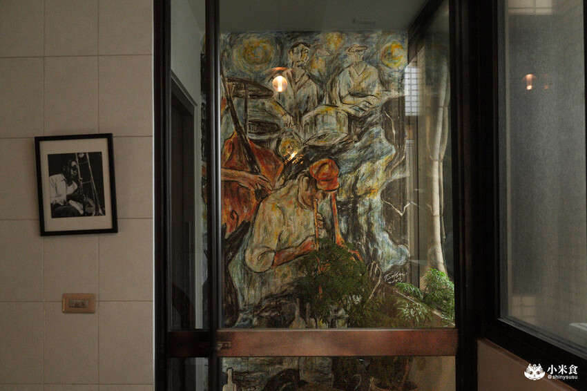 台南市中西區宅 J House Coffee Bar & Jazz｜即興演奏的爵士音樂酒吧，2025台南酒吧推薦