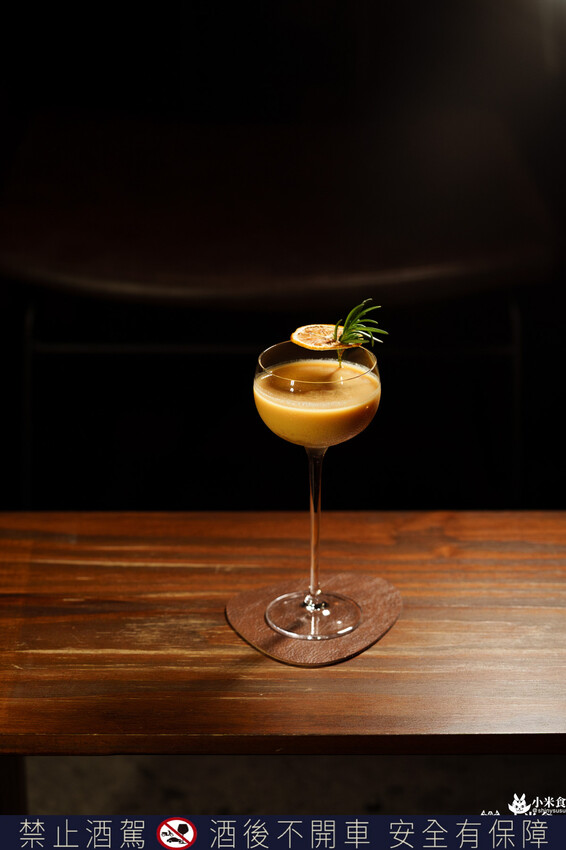 台南市中西區宅 J House Coffee Bar & Jazz｜即興演奏的爵士音樂酒吧，2025台南酒吧推薦