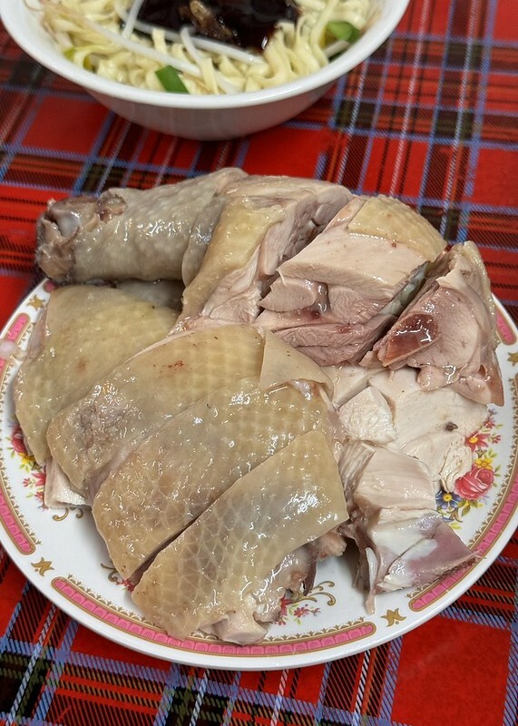 基隆惠隆市場必吃推薦,白斬雞乾麵老字號。