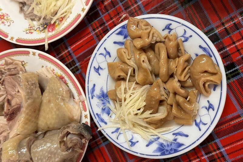 基隆惠隆市場必吃推薦,白斬雞乾麵老字號。