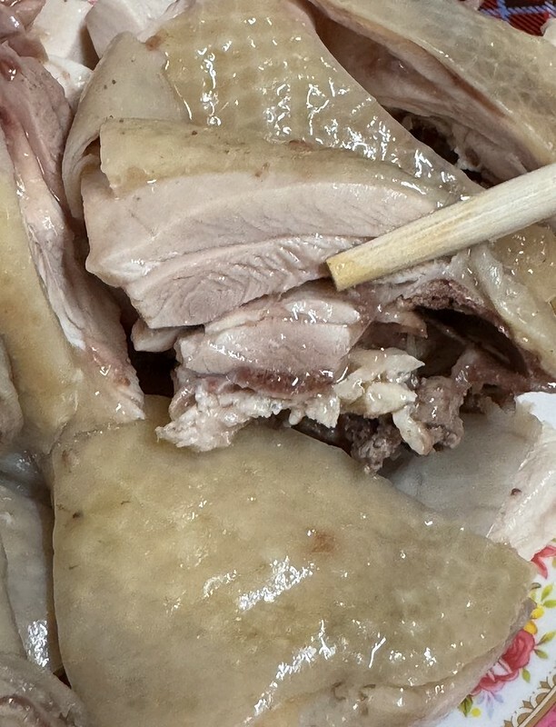 基隆惠隆市場必吃推薦,白斬雞乾麵老字號。