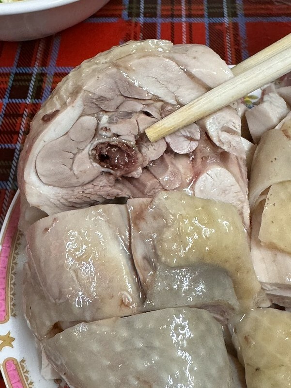 基隆惠隆市場必吃推薦,白斬雞乾麵老字號。