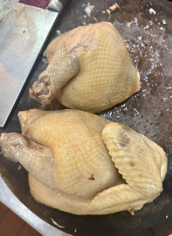 基隆惠隆市場必吃推薦,白斬雞乾麵老字號。