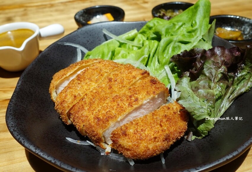 台北松山【一茶一瓦 一號糧倉店】帶骨牛小排麵，米其林必比登推