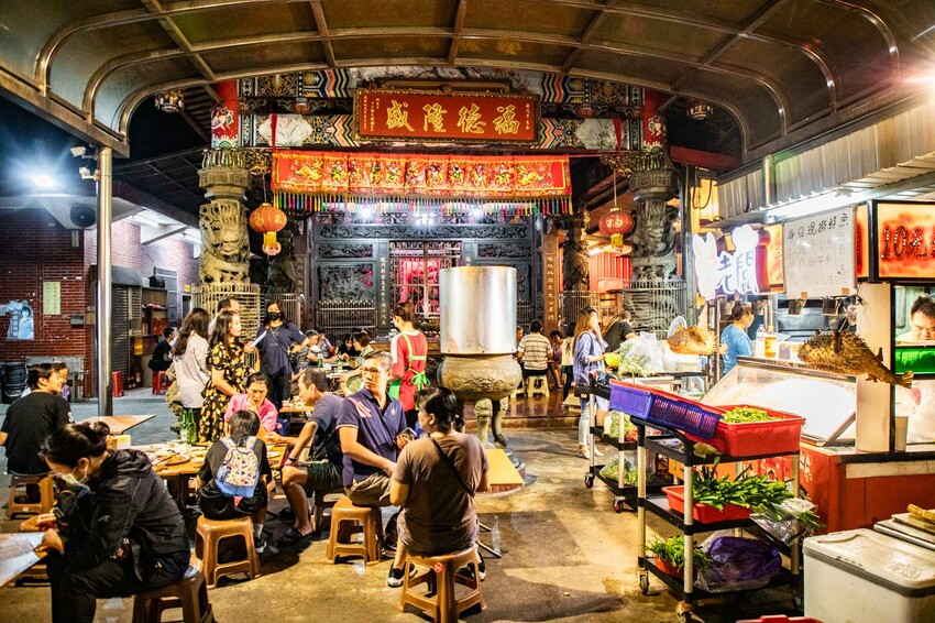 有神明加持的熱炒店!中壢福龍宮美食推薦。