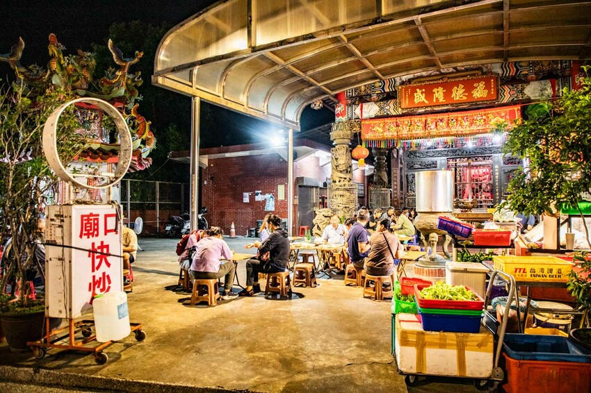 有神明加持的熱炒店!中壢福龍宮美食推薦。