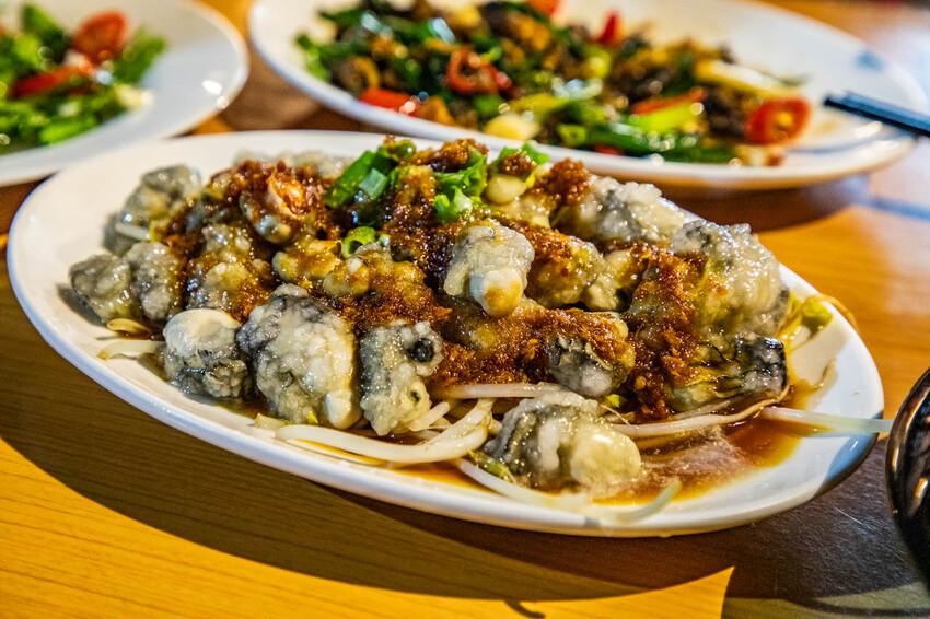 有神明加持的熱炒店!中壢福龍宮美食推薦。