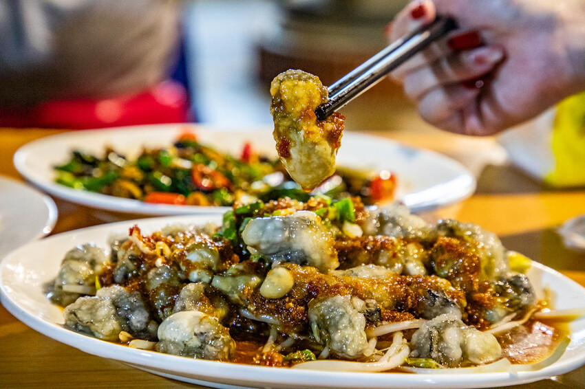 有神明加持的熱炒店!中壢福龍宮美食推薦。