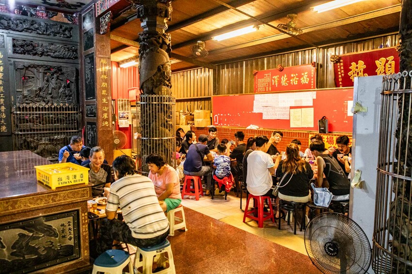 有神明加持的熱炒店!中壢福龍宮美食推薦。