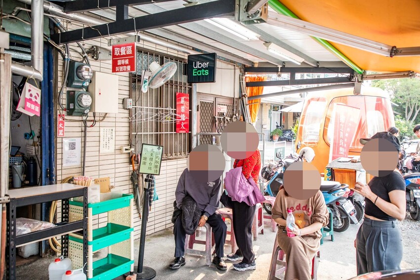 嘉義小籠湯包推薦,豆豆小籠湯包爆汁神似鼎泰豐。