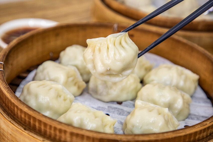 嘉義小籠湯包推薦,豆豆小籠湯包爆汁神似鼎泰豐。