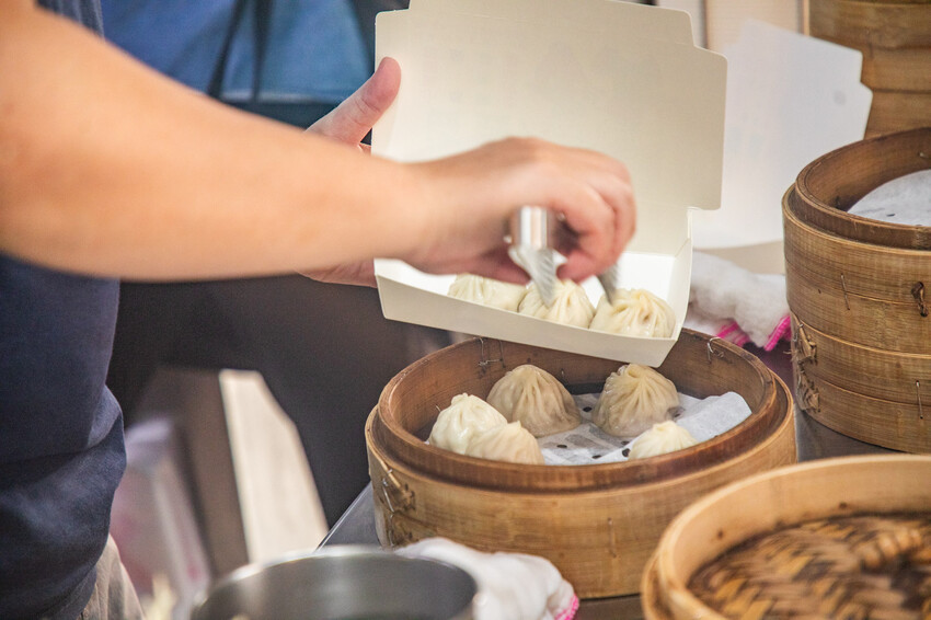 嘉義小籠湯包推薦,豆豆小籠湯包爆汁神似鼎泰豐。