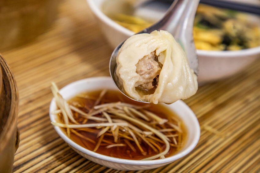 嘉義小籠湯包推薦,豆豆小籠湯包爆汁神似鼎泰豐。