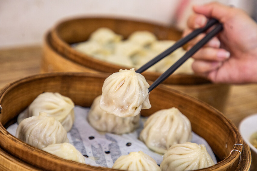 嘉義小籠湯包推薦,豆豆小籠湯包爆汁神似鼎泰豐。