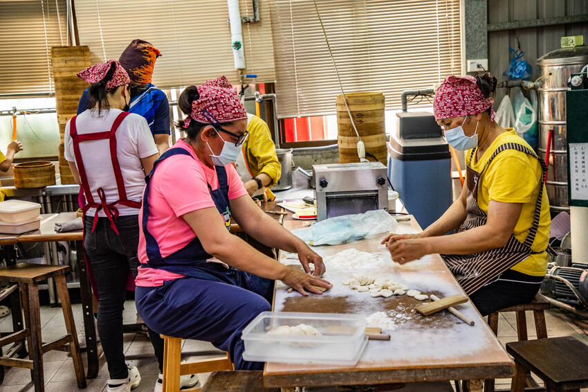 嘉義小籠湯包推薦,豆豆小籠湯包爆汁神似鼎泰豐。