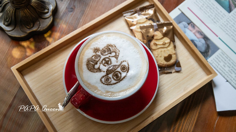 台中彩虹文創草悟道店！復古咖啡館不限時。