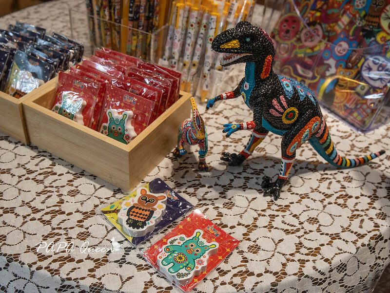 台中彩虹文創草悟道店！復古咖啡館不限時。