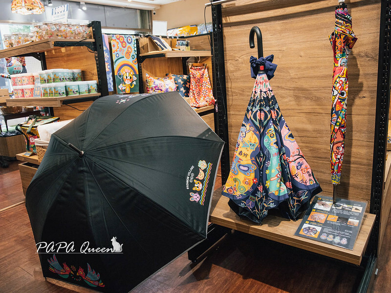 台中彩虹文創草悟道店！復古咖啡館不限時。