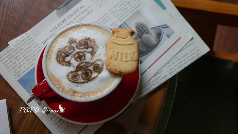 台中彩虹文創草悟道店！復古咖啡館不限時。