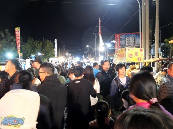 嘉義朴子市美食【家香味碳烤玉米】朴子夜市超人氣排隊烤玉米！就