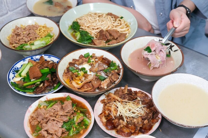 台南牛饕溫體牛肉湯桃園店｜桃園超夯排隊現宰溫體牛肉湯，香甜乳白大骨湯頭喝了太銷魂! - 肉依小姐吃什麼