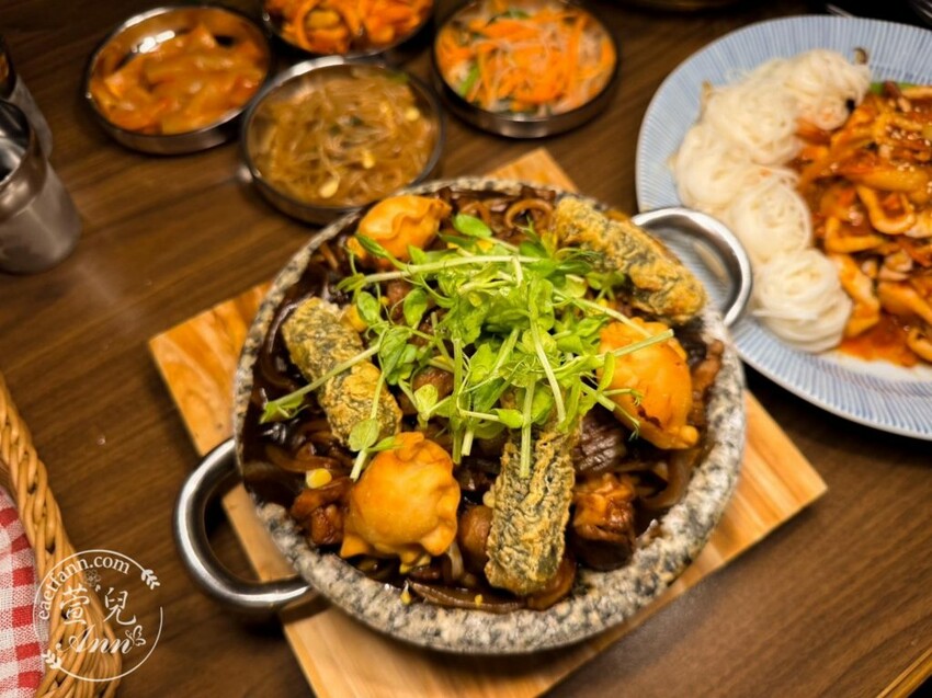 韓濟蔘雞湯專門店|獨特韓式漢方料理 免出國也能吃到韓式特色燉湯料理 林森北路七條通 中山捷運站 - 萱兒Ann玩樂生活