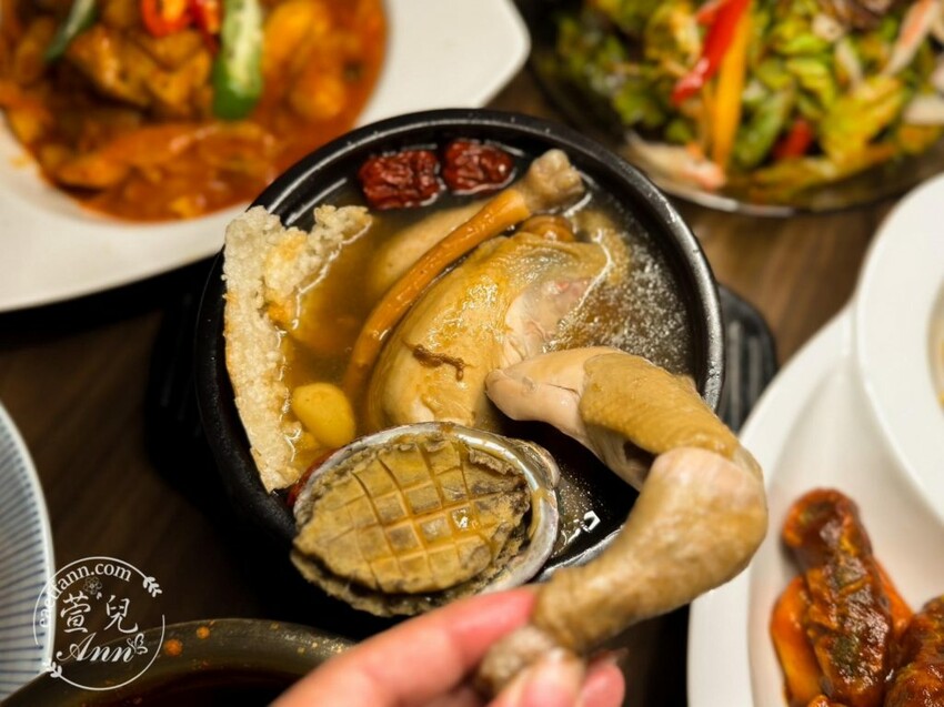韓濟蔘雞湯專門店|獨特韓式漢方料理 免出國也能吃到韓式特色燉湯料理 林森北路七條通 中山捷運站 - 萱兒Ann玩樂生活