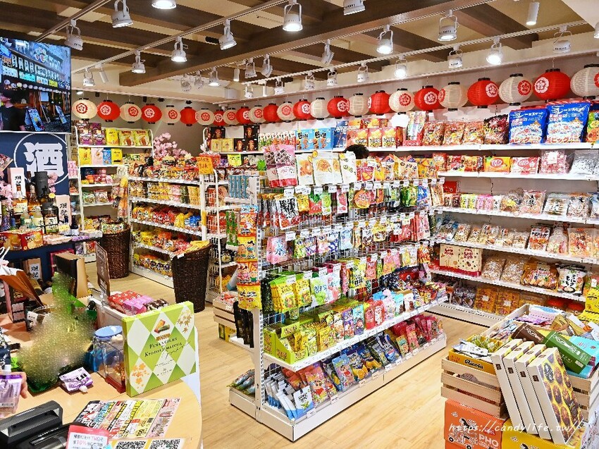 台中新開幕話題店!菓樂町日本零食專賣,跟日本同步上架,最新、最熱門零食在這裡 - 糖糖's 享食生活