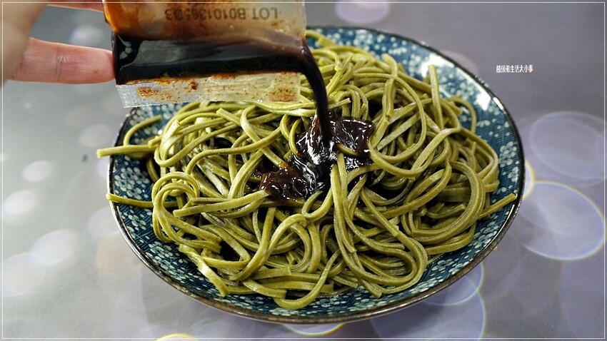 彰化香菜拌麵推薦香菜先生回購率100%，綠麵條Q彈必吃推薦。