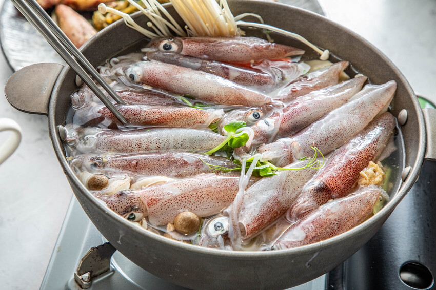 萬里蟹只要150元！金山隱藏海鮮餐廳，新北海鮮推薦。