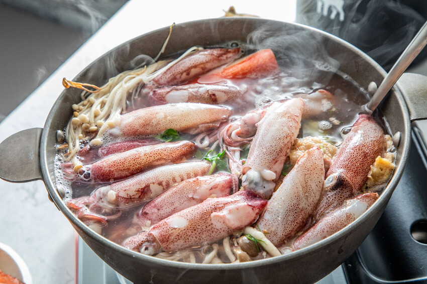 萬里蟹只要150元！金山隱藏海鮮餐廳，新北海鮮推薦。