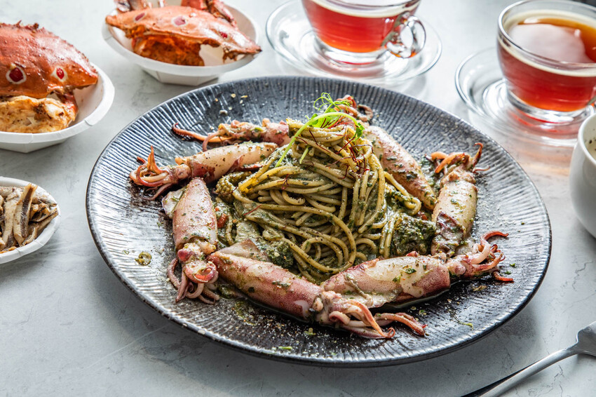 萬里蟹只要150元！金山隱藏海鮮餐廳，新北海鮮推薦。