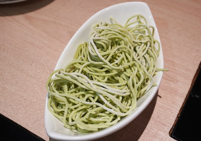 桃園火鍋推薦｜汆鍋上選鍋物中壢SOGO店｜來中壢SOGO逛百貨吃美食，特色湯底讓人回味無窮(附菜單) – 袁彬的美食旅遊筆記