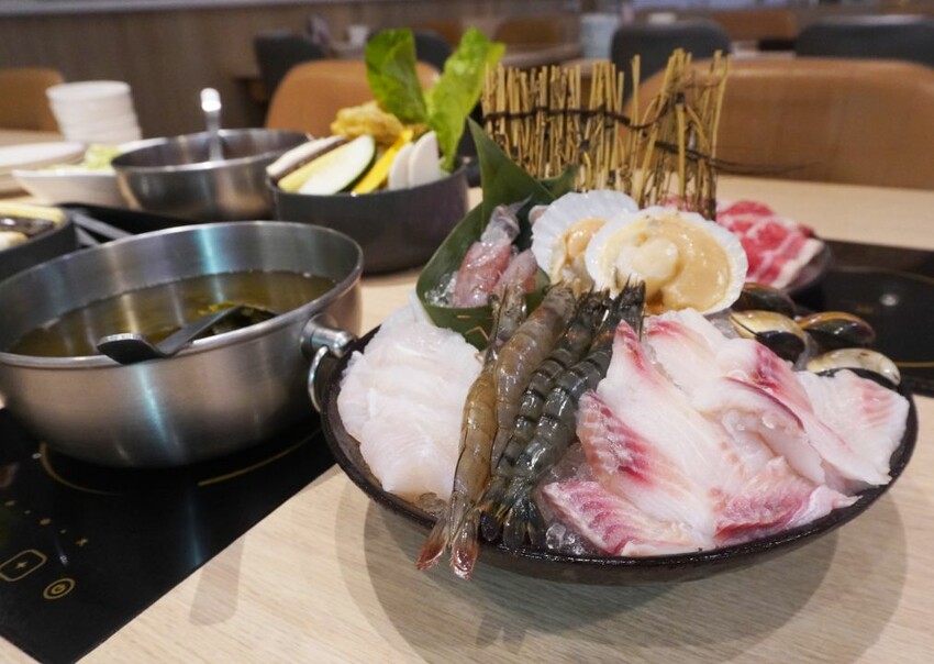 桃園火鍋推薦｜汆鍋上選鍋物中壢SOGO店｜來中壢SOGO逛百貨吃美食，特色湯底讓人回味無窮(附菜單) – 袁彬的美食旅遊筆記