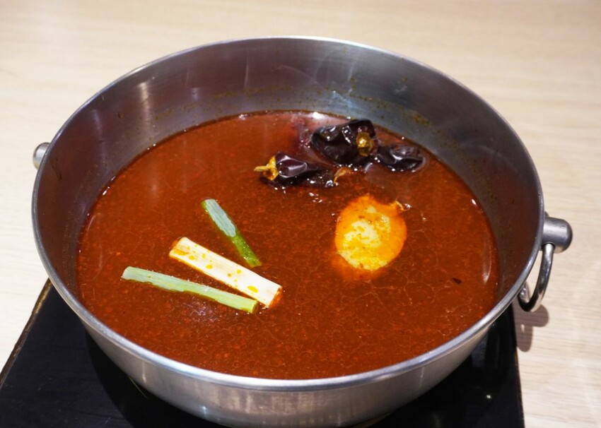 桃園火鍋推薦｜汆鍋上選鍋物中壢SOGO店｜來中壢SOGO逛百貨吃美食，特色湯底讓人回味無窮(附菜單) – 袁彬的美食旅遊筆記