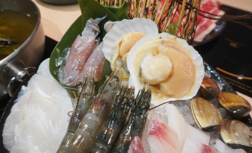 桃園火鍋推薦｜汆鍋上選鍋物中壢SOGO店｜來中壢SOGO逛百貨吃美食，特色湯底讓人回味無窮(附菜單) – 袁彬的美食旅遊筆記