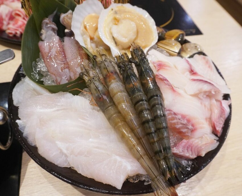 桃園火鍋推薦｜汆鍋上選鍋物中壢SOGO店｜來中壢SOGO逛百貨吃美食，特色湯底讓人回味無窮(附菜單) – 袁彬的美食旅遊筆記