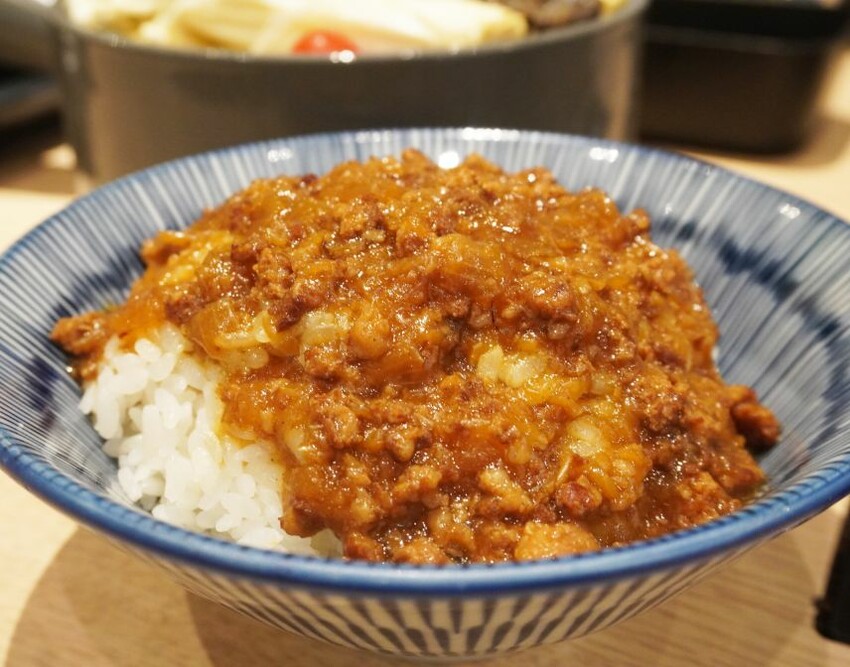 桃園火鍋推薦｜汆鍋上選鍋物中壢SOGO店｜來中壢SOGO逛百貨吃美食，特色湯底讓人回味無窮(附菜單) – 袁彬的美食旅遊筆記